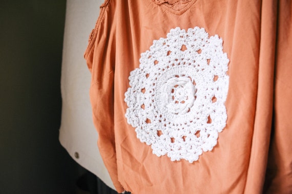 flower crochet doily + burnt orange crop top REWO… - image 9