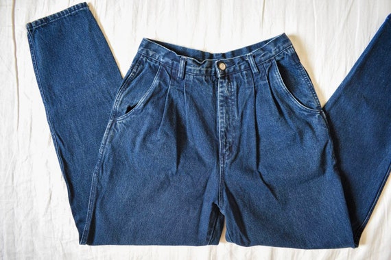 vintage Bill Blass dark wash jeans | 80s pleated … - image 4