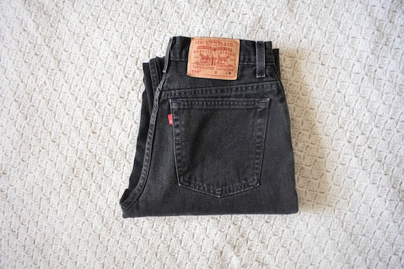 vintage black wash high waist 550 Levis mom jeans
