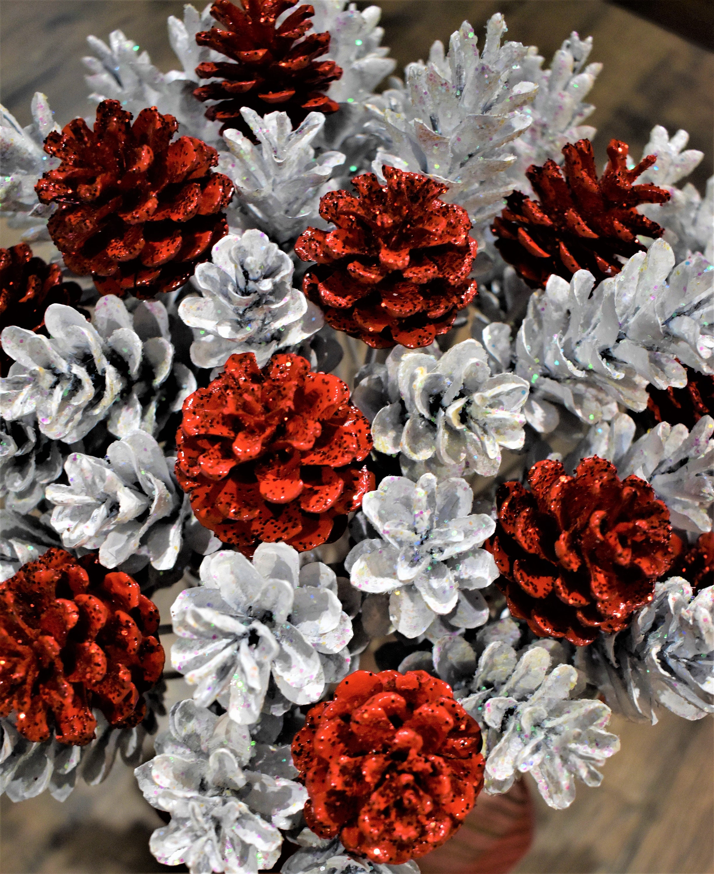 PINE CONE PICKS - COPPER GLITTER  Wholesale Dutch Flowers & Florist  Supplies UK