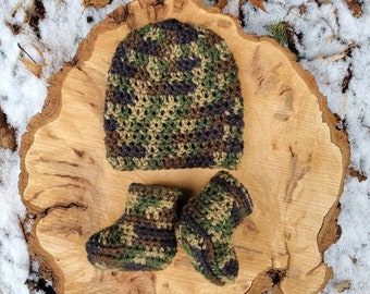 Camo baby gift set, camo baby hat, camo baby booties, military baby clothing, hunter baby clothing, country baby outfit