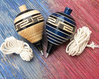 Conjunto com 2 Trompos Greca Mexicanos – Piões de Madeira Tradicionais com Corda, Cores Sortidas