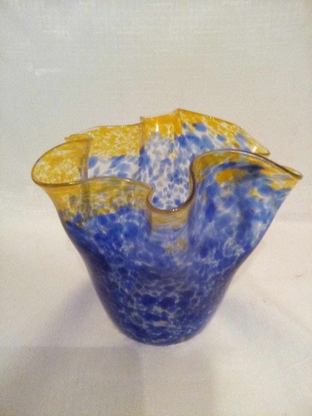 Vintage Murano Style Hand Blown Glass Bowl Vase Handkerchief display picture 1