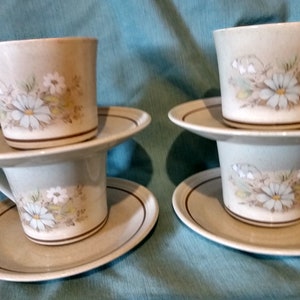 Vintage Royal Doulton Flormoda Coffee Tea Cup & Saucer Set of 4 1980 Stoneware, Retired