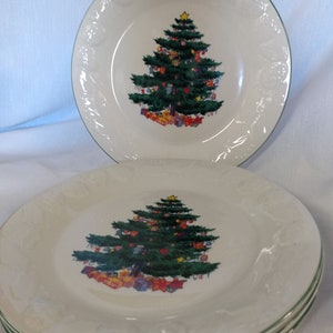 Vintage GEI Christmas Tree Dinner Plates, Set of 4 10.5&quot; 1970s