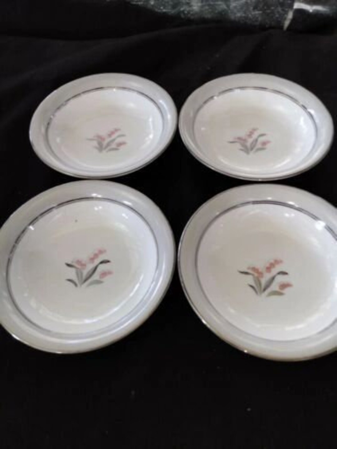 Noritake China Lilly Bells 5556 Set of 4 Dessert Bowls Platinum Rimmed