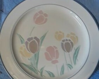 Sun Up Dinner Plate Pastel Tulips Stoneware Japan 11&quot;