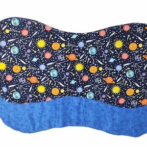 Outer Space Spucktuch 2er Set | Sonnensystem & Planeten | Wendeflanell | Handmade Baby-Dusche-Geschenk | Weltraum Baby Essentials