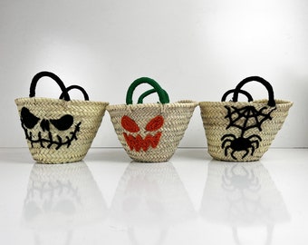 Personalisierbare Halloween-Stroh-Tragetaschen - personalisierte Kürbis-Taschen für Süßes oder Saures, Candy Toting und gruseligen Spaß - handgefertigt