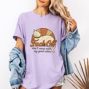 Vintage katt T-shirt, rolig sarkastisk grafisk t-shirt, bra vibbar unisex komfortfärger skjorta bild 4