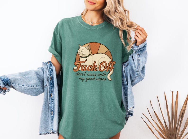 Vintage katt T-shirt, rolig sarkastisk grafisk t-shirt, bra vibbar unisex komfortfärger skjorta bild 16