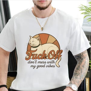 Vintage katt T-shirt, rolig sarkastisk grafisk t-shirt, bra vibbar unisex komfortfärger skjorta bild 10
