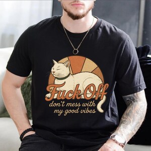 Vintage katt T-shirt, rolig sarkastisk grafisk t-shirt, bra vibbar unisex komfortfärger skjorta bild 8