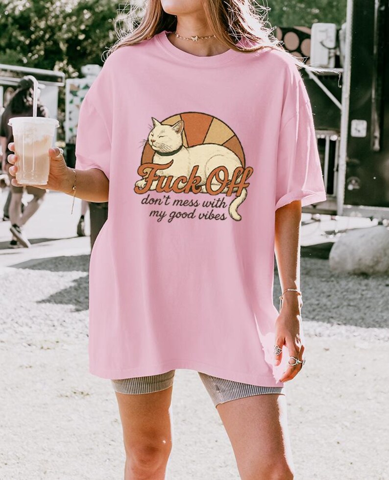Vintage katt T-shirt, rolig sarkastisk grafisk t-shirt, bra vibbar unisex komfortfärger skjorta bild 18