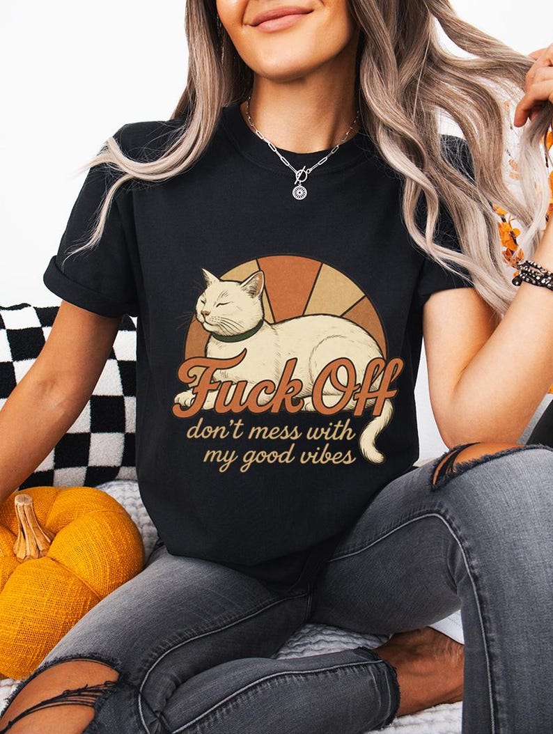 Vintage katt T-shirt, rolig sarkastisk grafisk t-shirt, bra vibbar unisex komfortfärger skjorta bild 6