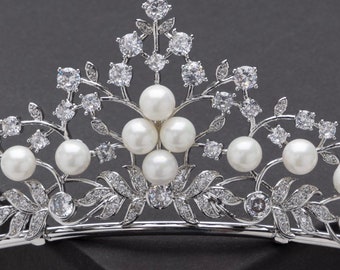 Pearl & Crystal Bridal Tiara, Pearl Wedding Tiara, Pearl Bridal Crown, Wedding Headpiece, Wedding Tiara, Bridal Accessories