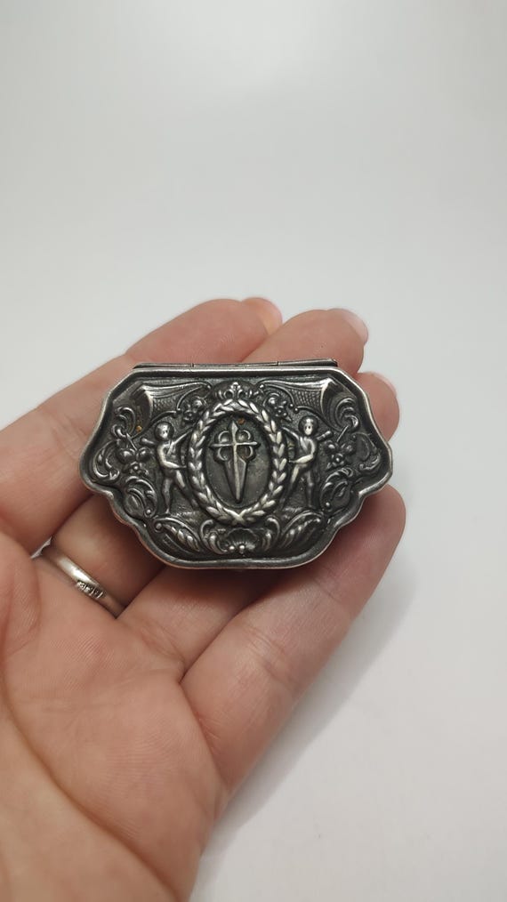 Antique Solid Silver Snuff Box: Neoclassical Cher… - image 4