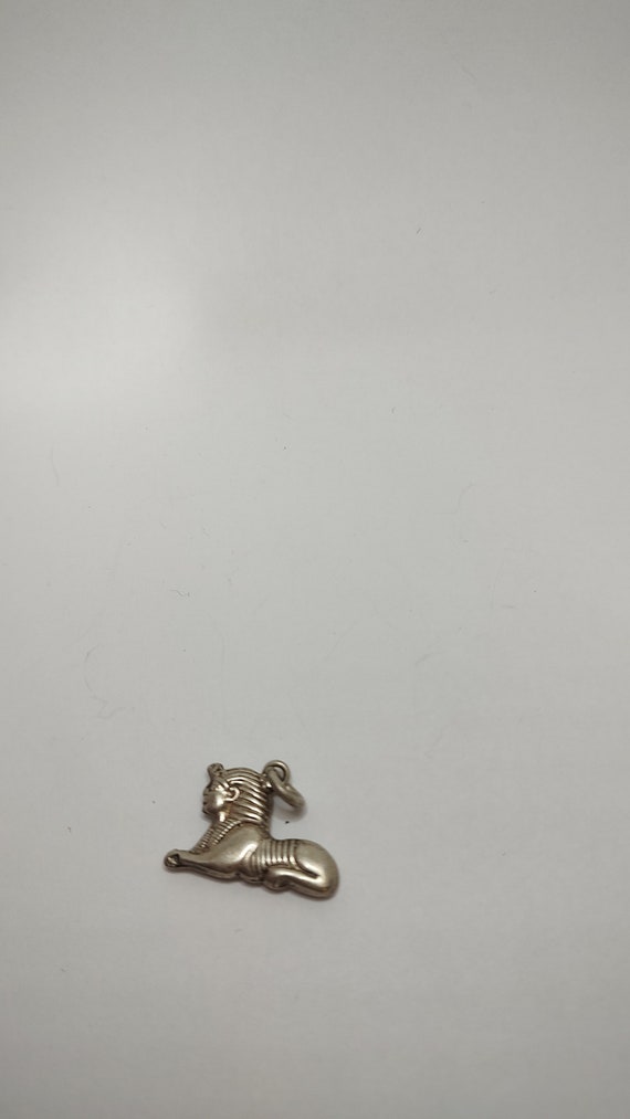 Vintage Egyptian Sphinx solid silver pendant - image 3