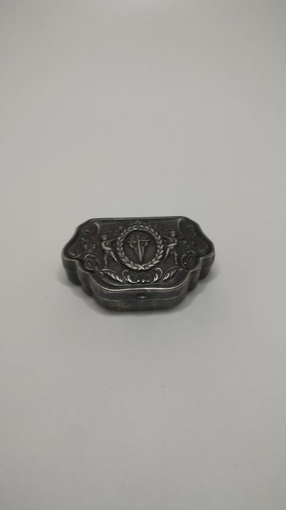 Antique Solid Silver Snuff Box: Neoclassical Cher… - image 1