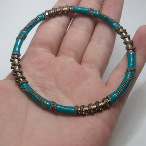 Vintage Armreif aus Messing und blauer Emaille