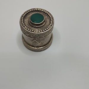 Vintage sterling silver green stone box,trinket box,snuff box,silver pill box