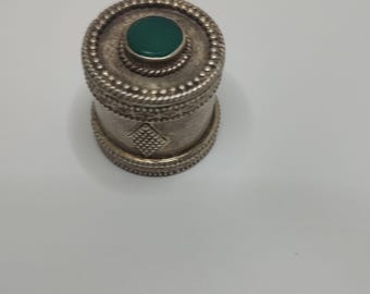 Vintage sterling silver green stone box,trinket box,snuff box,silver pill box