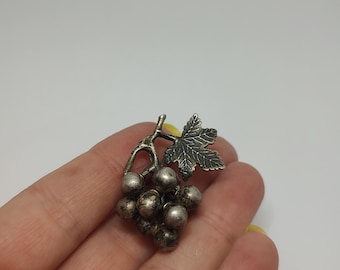 Antique 800 Silver Grapes Pendant: Collectible Silver Ornament