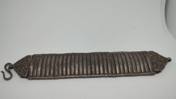Vintage Indian Solid Silver Bracelet: Massive Cuf… - image 2