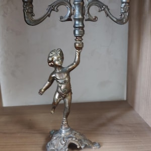 Baroque Style Brass Cherub Candelabra – Vintage 3 Arm Candle Holder – French Rococo Putto Figurine – Ornate Bronze Décor – 20 cm