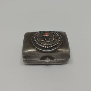 Rare Sterling Silver snuff pill box with Coral gemstone,Antique solid silver pill snuff box