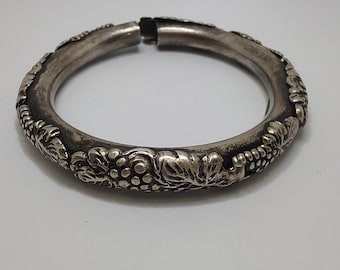 Vintage Italian Sterling Silver Cuff Bracelet: Il Blasone Botanical Design