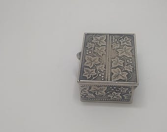 アンティーク 800シルバー アールヌーボー 花柄小物入れ | 重厚で装飾