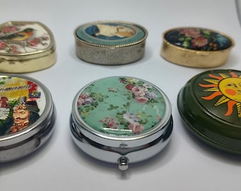 Choose your pill box,Vintage pill box,tiny case