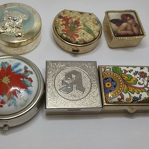 Choose your pill box,Vintage pill box,tiny case