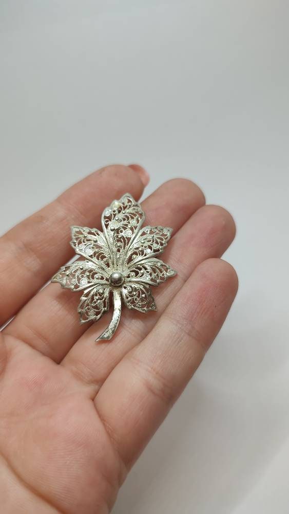 24個 ブローチ ドイツ製 洋銀 刻印あり アクセサリー 大量 セット まとめて アンティークドイツ製 835 シルバーリーフブローチピン - Etsy 日本