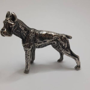 Rara figura antigua de perro bóxer en plata 800, firmada