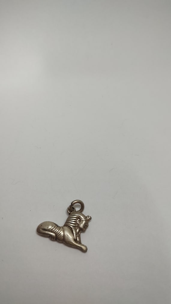 Vintage Egyptian Sphinx solid silver pendant - image 4