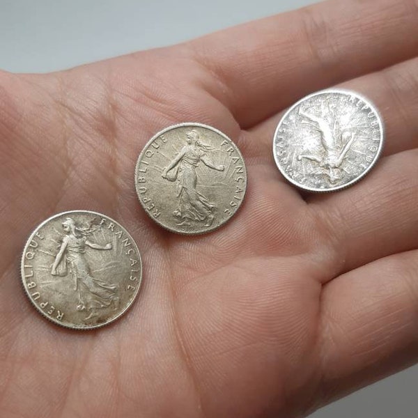 Set mit antiken französischen Silbermünzen, 50 Centimes 1915, 1916 und 1918, französische Sammlermünze aus Silber