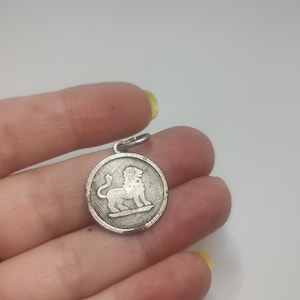 Vintage Lion zodiac hallmarked sterling silver pendant