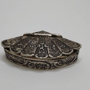 Antique Art Nouveau 800 Silver Pill Box: Floral Fan Design