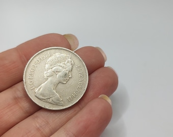 イギリス 10 ニューペンス - エリザベス2世第2肖像 | コイン KM912