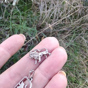Vintage Lion zodiac hallmarked sterling silver pendant