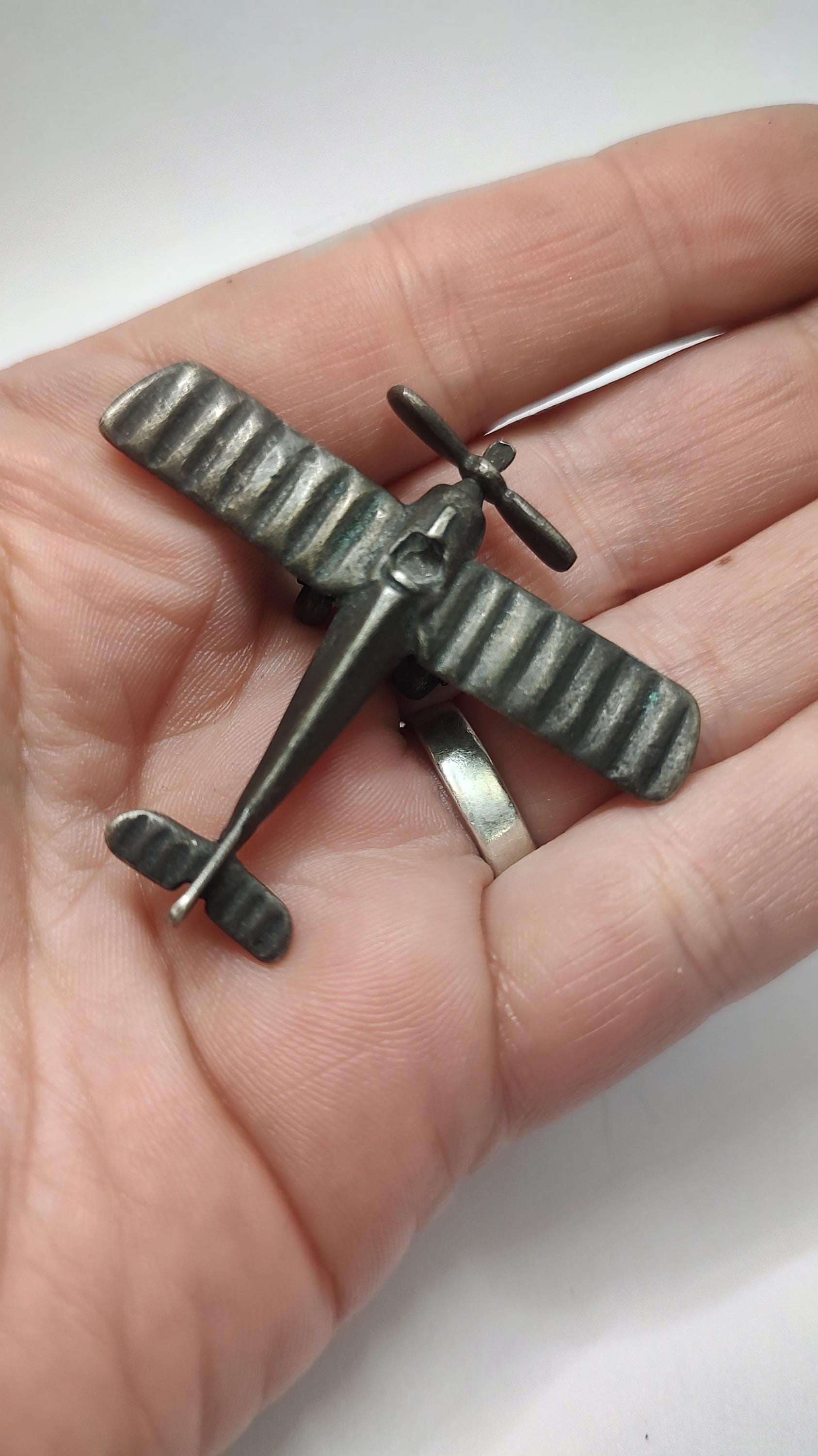ヴィンテージ 800 シルバー 飛行機 ミニチュアフィギュア (37 x 45 mm 