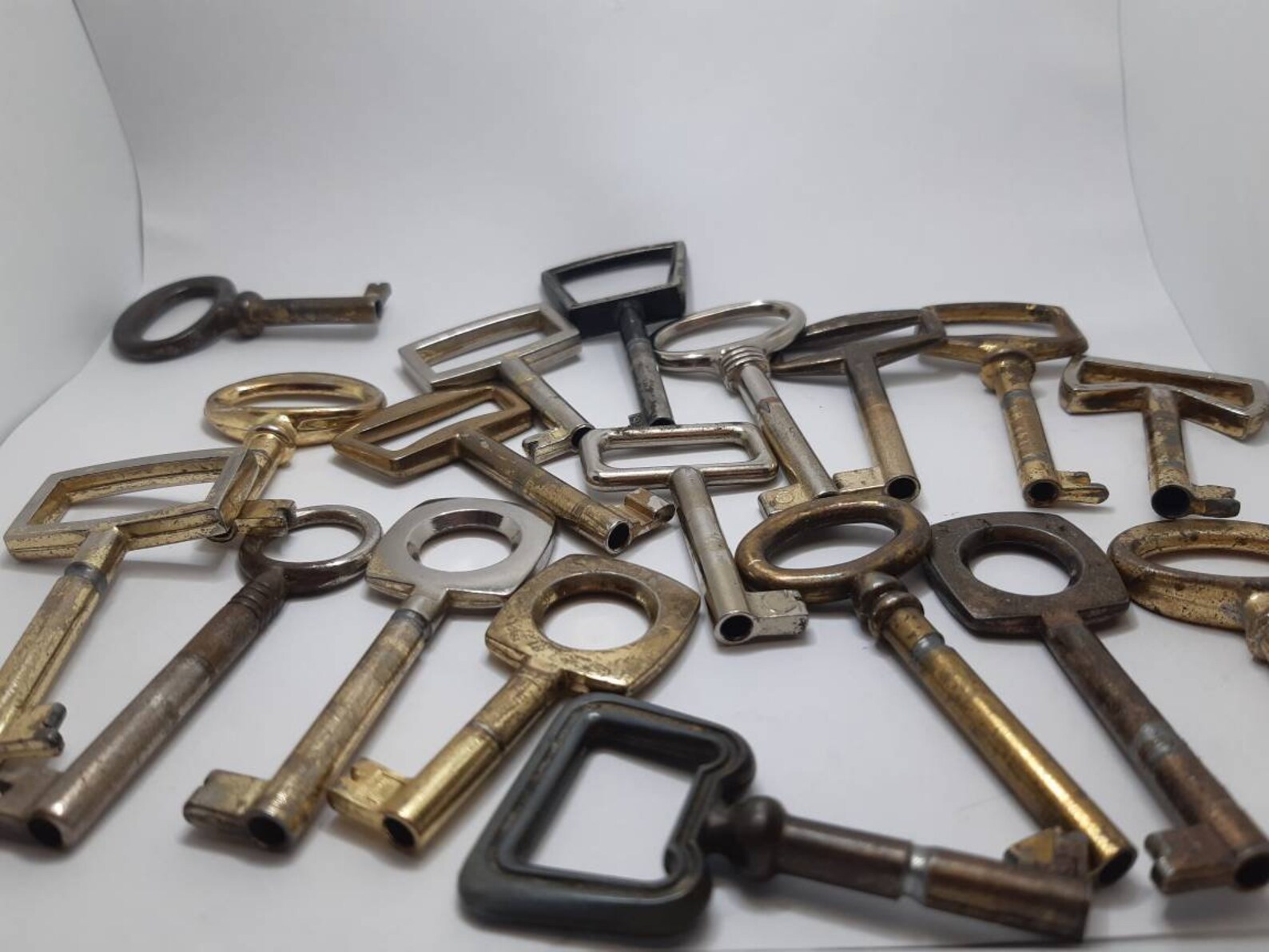 Bunch of old keysopen barrel keysvintage keysmetal keys lot Etsy