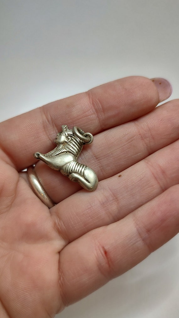 Vintage Egyptian Sphinx solid silver pendant - image 2