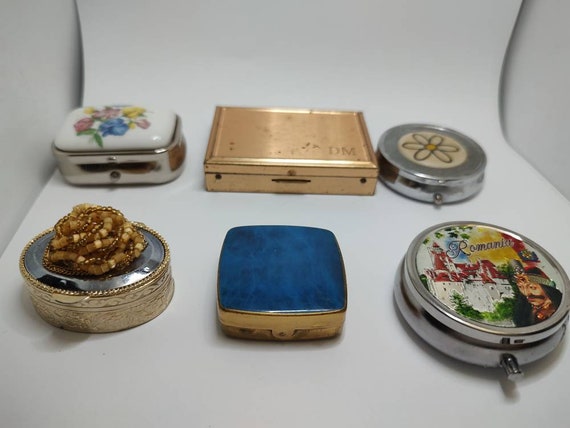 Choose your pill box,Vintage pill box,tiny case