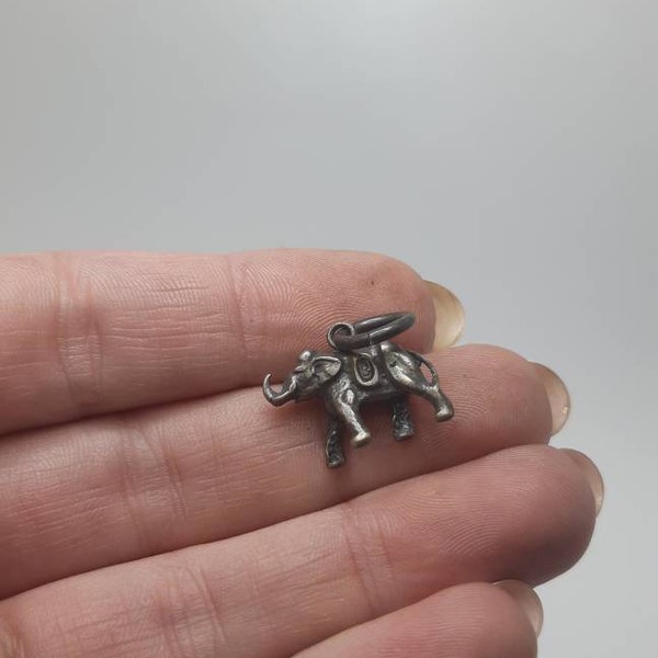 Vintage 800er Silber Elefant Anhänger Charme, Elefant Anhänger, Vintage Sterling Silber Schmuck, Tier Liebhaber Geschenk, Natur inspiriert Charme