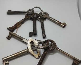 Chaves de metal enferrujadas vintage - Lote de 9 chaves artesanais