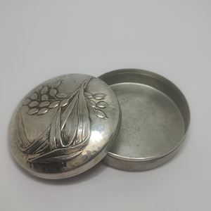 Signed Brandimarte  800 solid silver italian round pill box,Vintage Sterling Silver Pill Box, Classic Design, Antique Trinket Box, Round Box