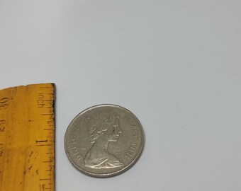 希少な1974年英国10ペンス硬貨：エリザベス2世、コレクターズアイテム